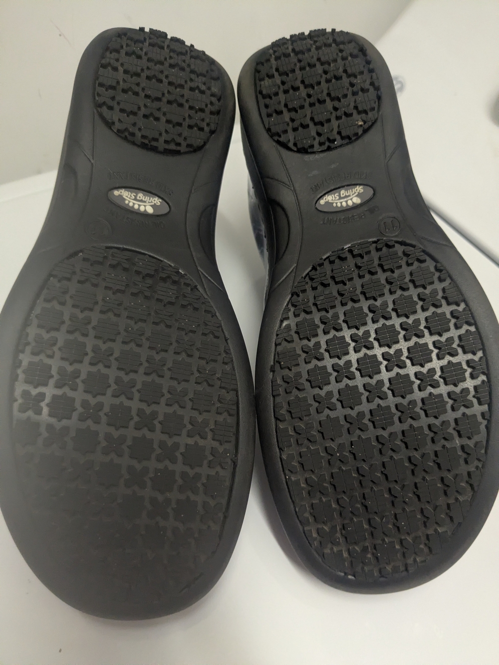 Fabulous Spring Step Clogs! - Picture 6 of 6